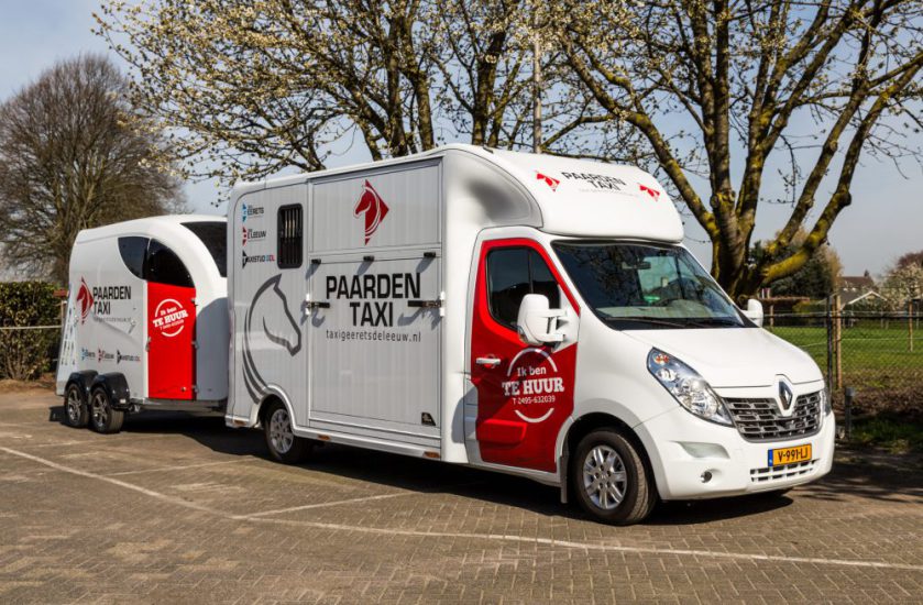 Paardentransporter Geerets De Leeuw - Paarden taxi