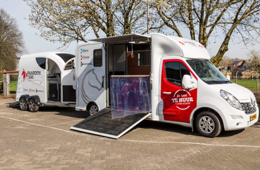 Paarden taxi - Geerets de Leeuw
